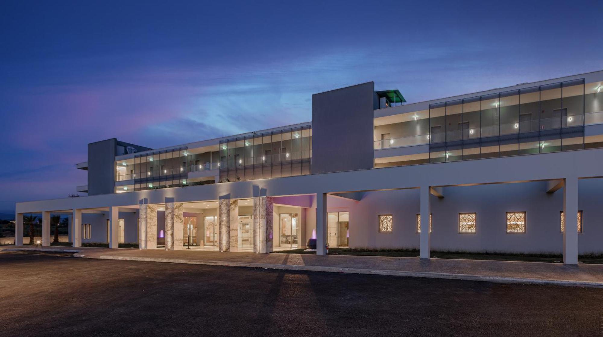 Blue Lagoon Queen Kalyves Polygyrou Exterior photo