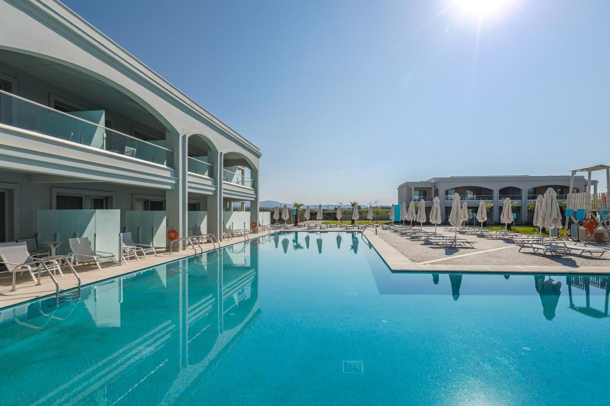 Blue Lagoon Queen Kalyves Polygyrou Exterior photo